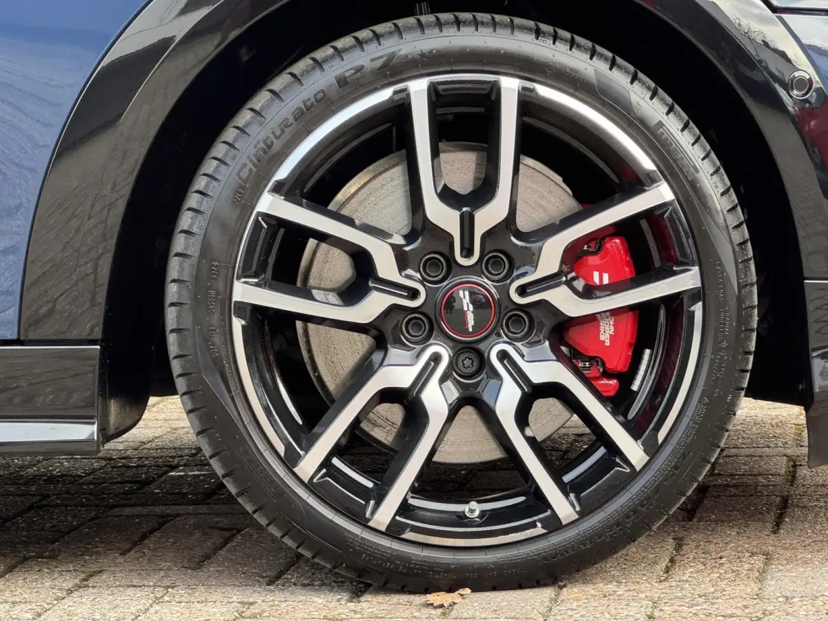Mini 2.0 JCW John Works XL 231pk Adaptive cruise Climate Cruise Pano 360 camera Carplay Stoel-/stuurverwarming