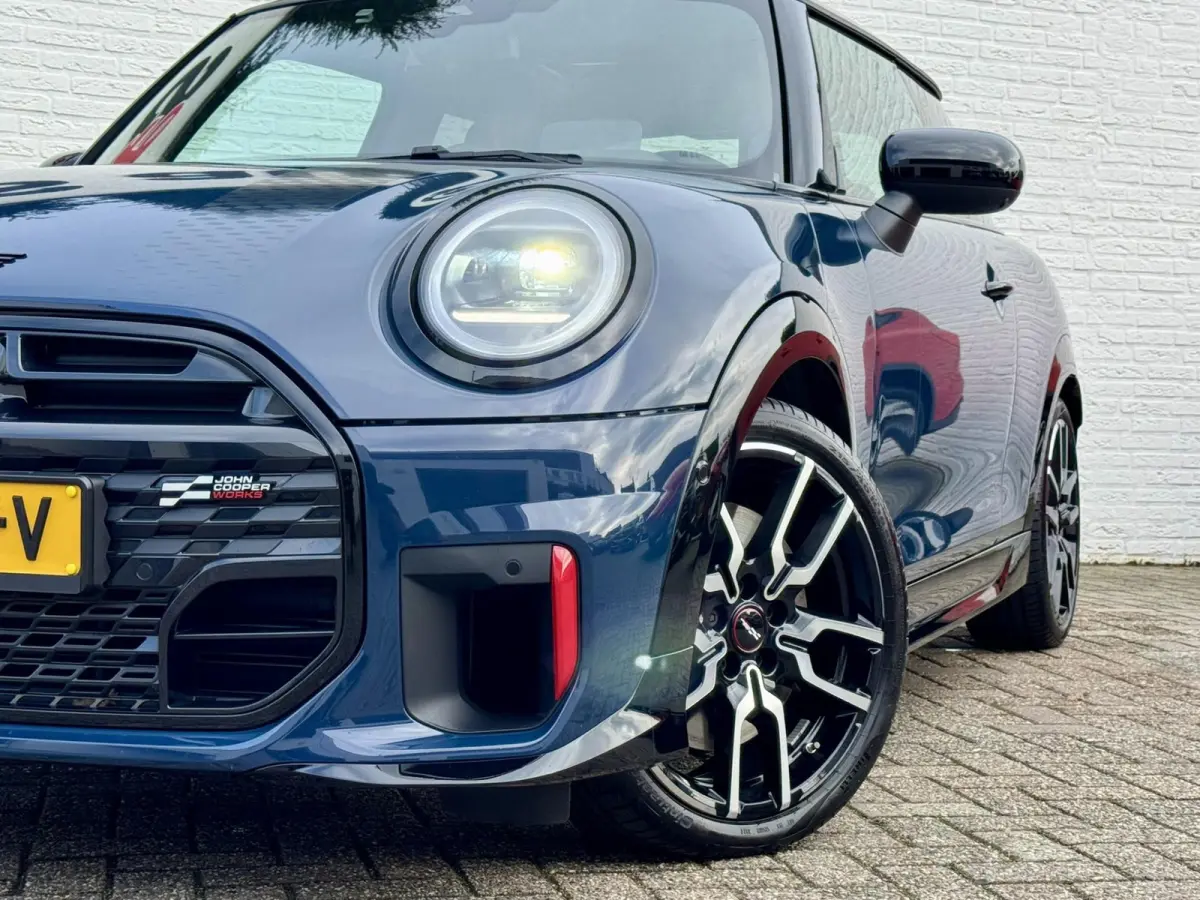 Mini 2.0 JCW John Works XL 231pk Adaptive cruise Climate Cruise Pano 360 camera Carplay Stoel-/stuurverwarming