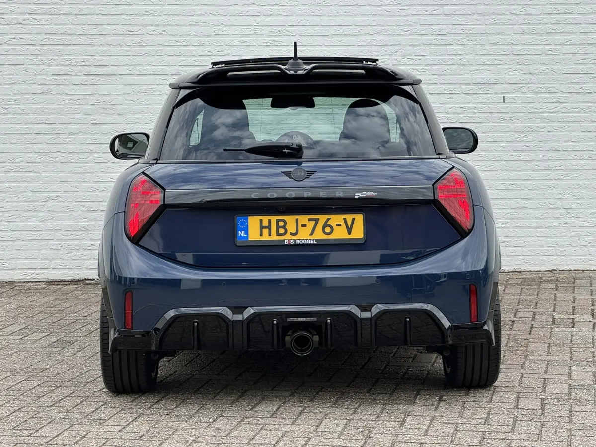 Mini 2.0 JCW John Works XL 231pk Adaptive cruise Climate Cruise Pano 360 camera Carplay Stoel-/stuurverwarming