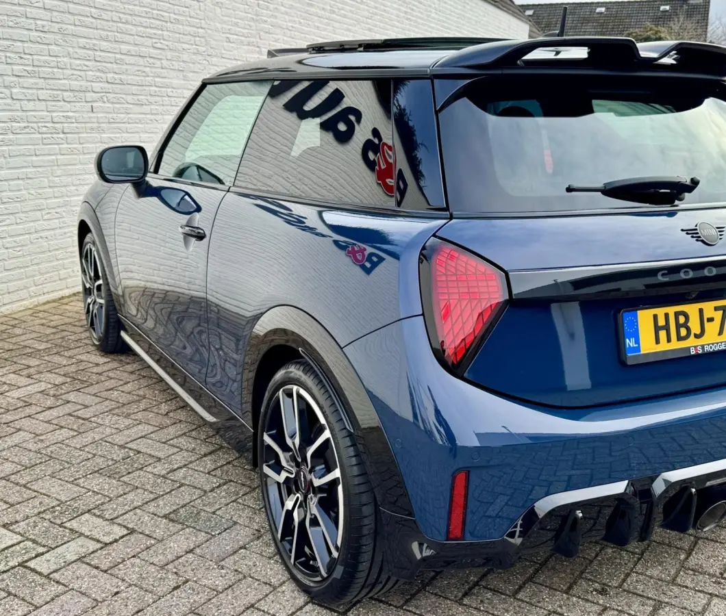 Mini 2.0 JCW John Works XL 231pk Adaptive cruise Climate Cruise Pano 360 camera Carplay Stoel-/stuurverwarming