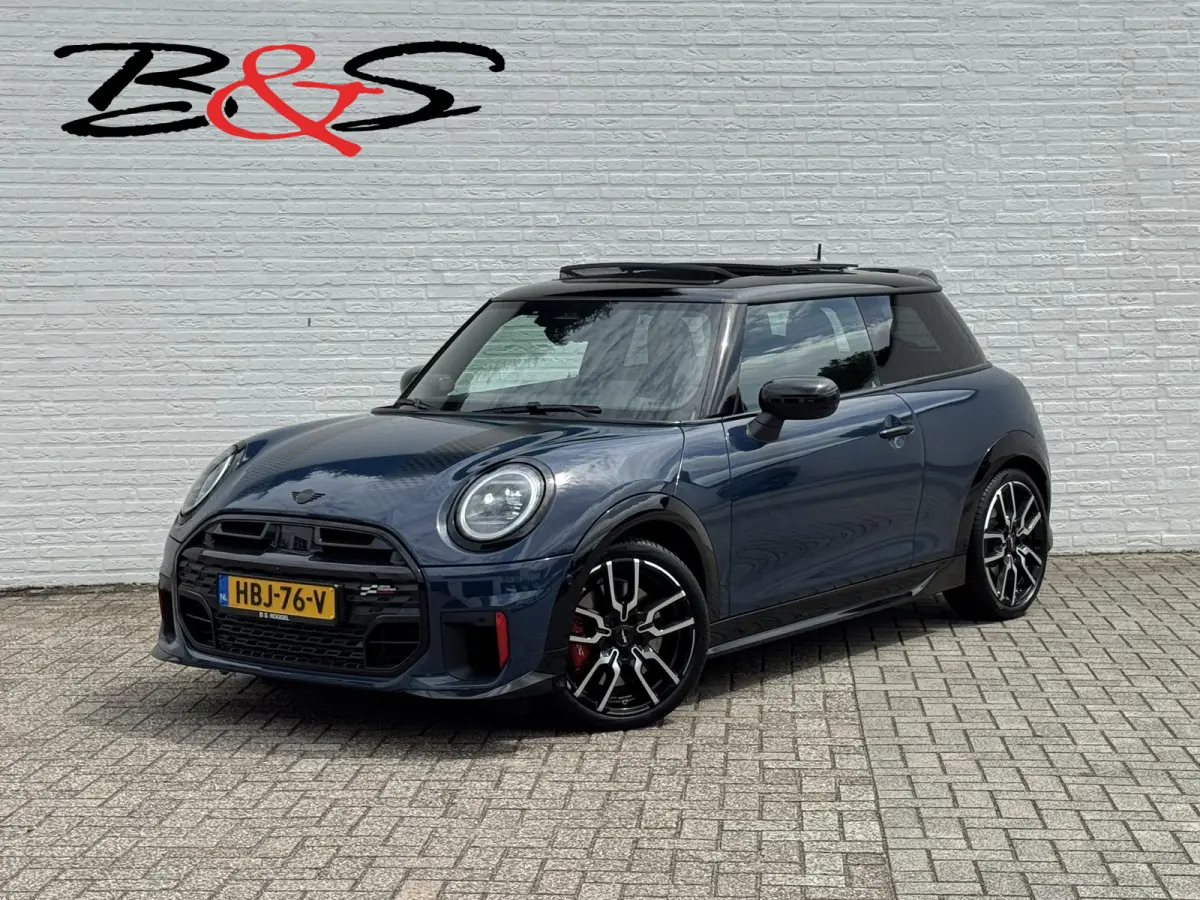 Mini 2.0 JCW John Works XL 231pk Adaptive cruise Climate Cruise Pano 360 camera Carplay Stoel-/stuurverwarming