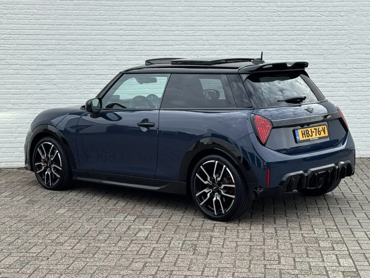 Mini 2.0 JCW John Works XL 231pk Adaptive cruise Climate Cruise Pano 360 camera Carplay Stoel-/stuurverwarming