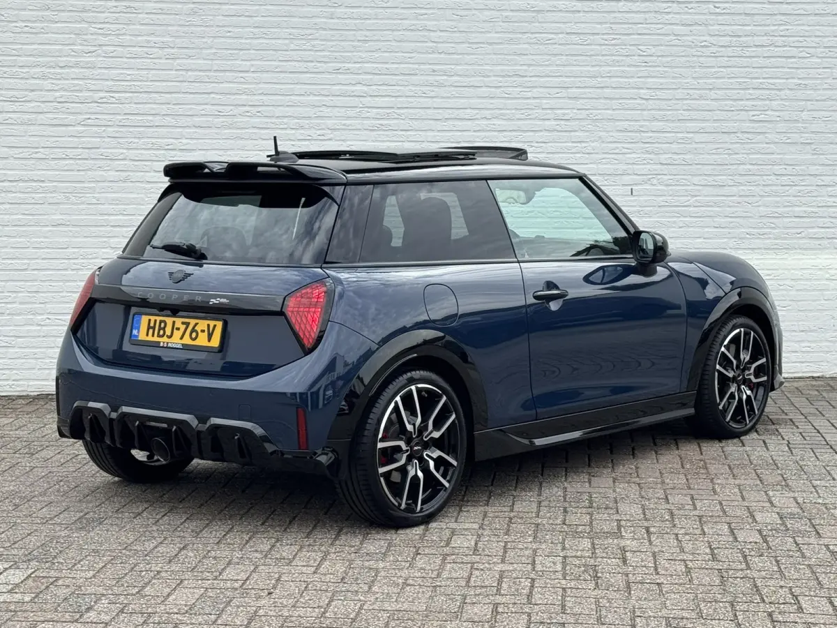 Mini 2.0 JCW John Works XL 231pk Adaptive cruise Climate Cruise Pano 360 camera Carplay Stoel-/stuurverwarming