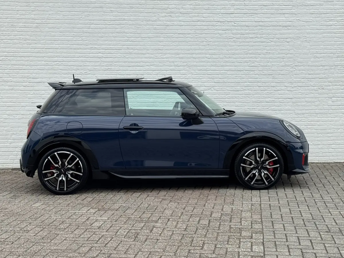 Mini 2.0 JCW John Works XL 231pk Adaptive cruise Climate Cruise Pano 360 camera Carplay Stoel-/stuurverwarming