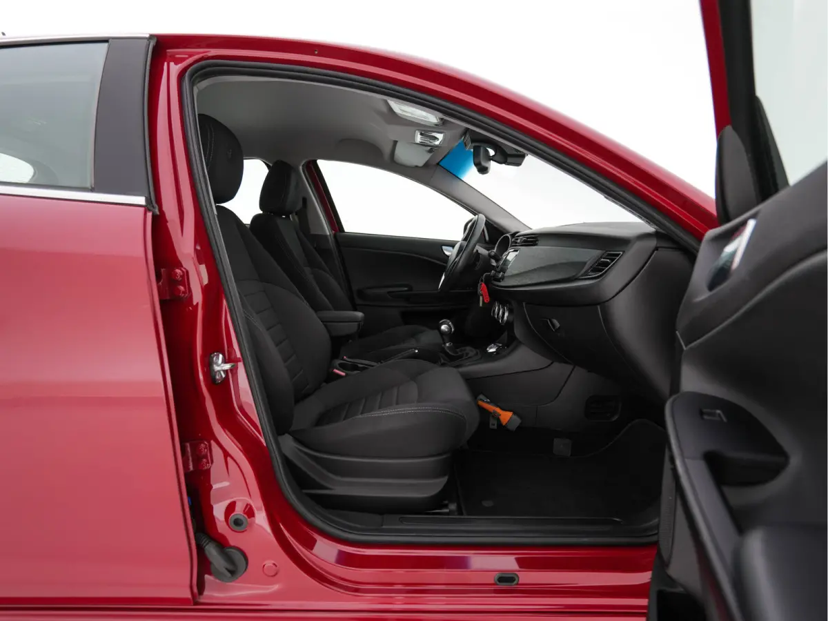 1.6 JTDm Super Aut. *NAVI-FULLMAP | SPORTSEATS | SHIFTPADDLES | ECC | PDC | CRUISE | 18''ALU*