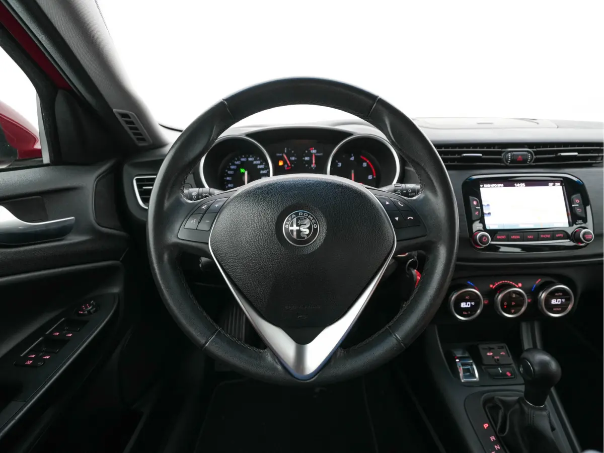 1.6 JTDm Super Aut. *NAVI-FULLMAP | SPORTSEATS | SHIFTPADDLES | ECC | PDC | CRUISE | 18''ALU*