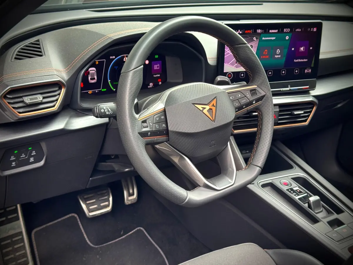 1.4 e-Hybrid VZ | KEYLESS | PANO | 360 CAM | LED | ACC |