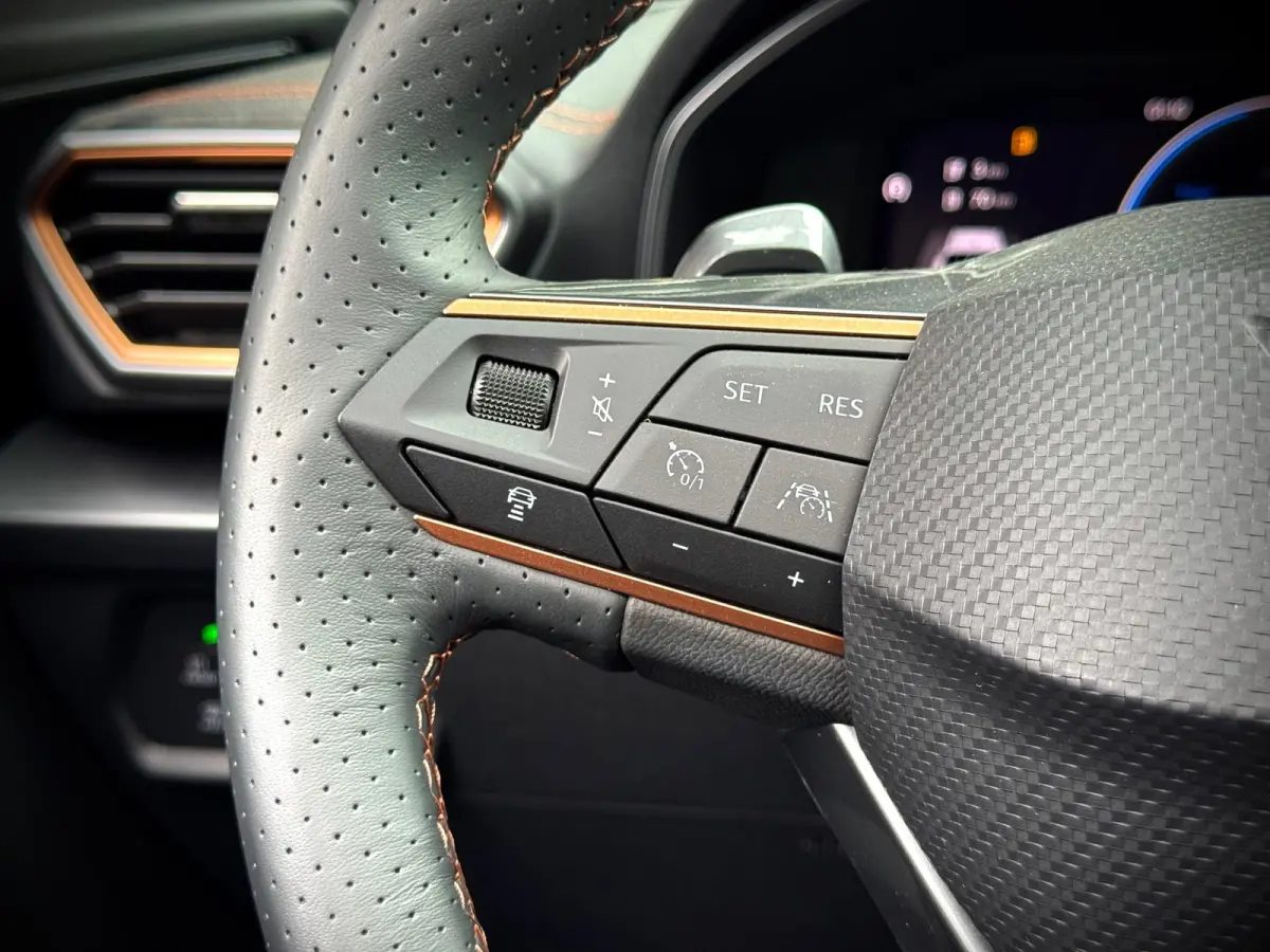 1.4 e-Hybrid VZ | KEYLESS | PANO | 360 CAM | LED | ACC |