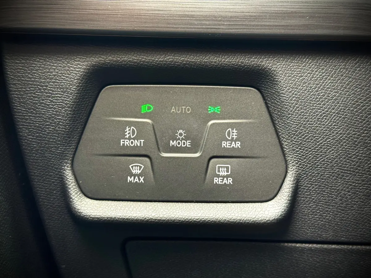 1.4 e-Hybrid VZ | KEYLESS | PANO | 360 CAM | LED | ACC |