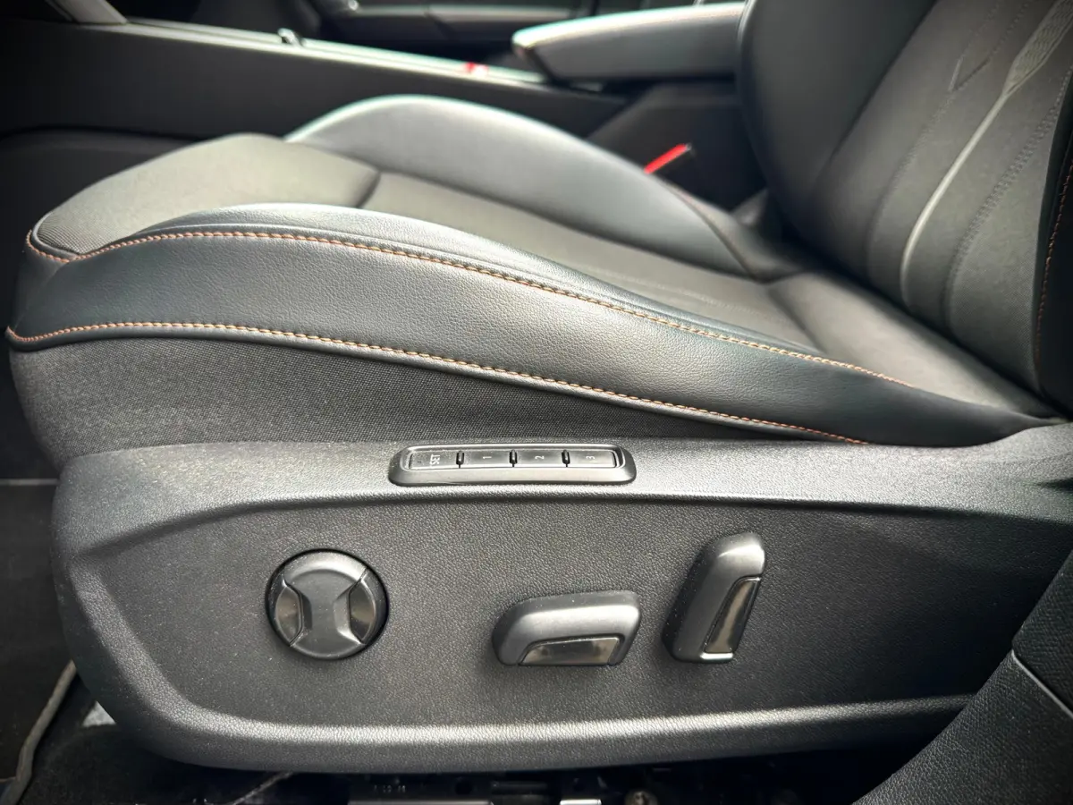 1.4 e-Hybrid VZ | KEYLESS | PANO | 360 CAM | LED | ACC |