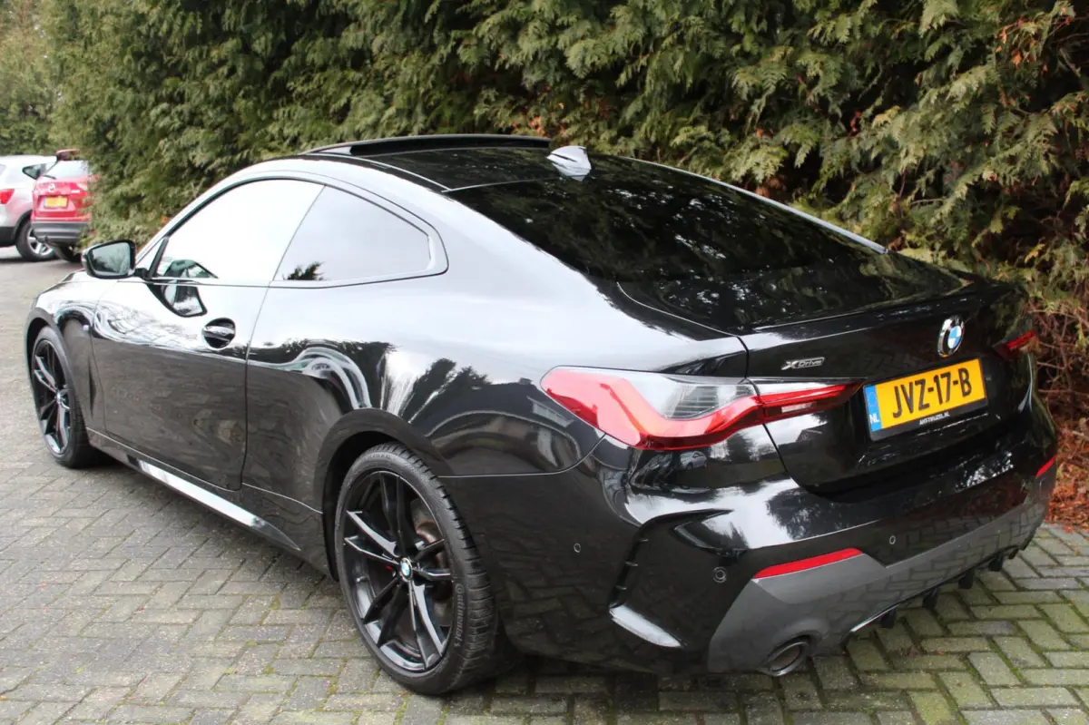 420d xDrive High Executive 190PK | M- sportpakket| BTW-AUTO | CAMERA | Panoramadak | LEDER |Sportstoelen
