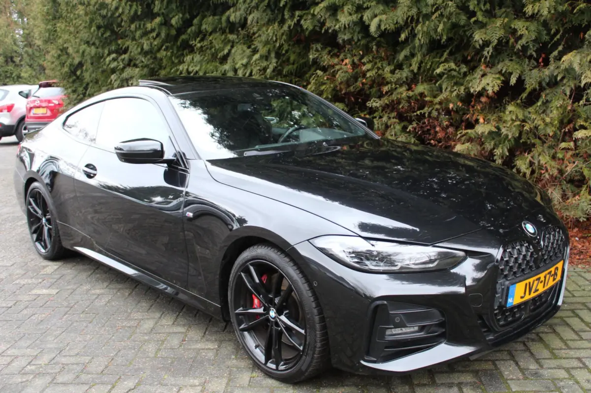 420d xDrive High Executive 190PK | M- sportpakket| BTW-AUTO | CAMERA | Panoramadak | LEDER |Sportstoelen