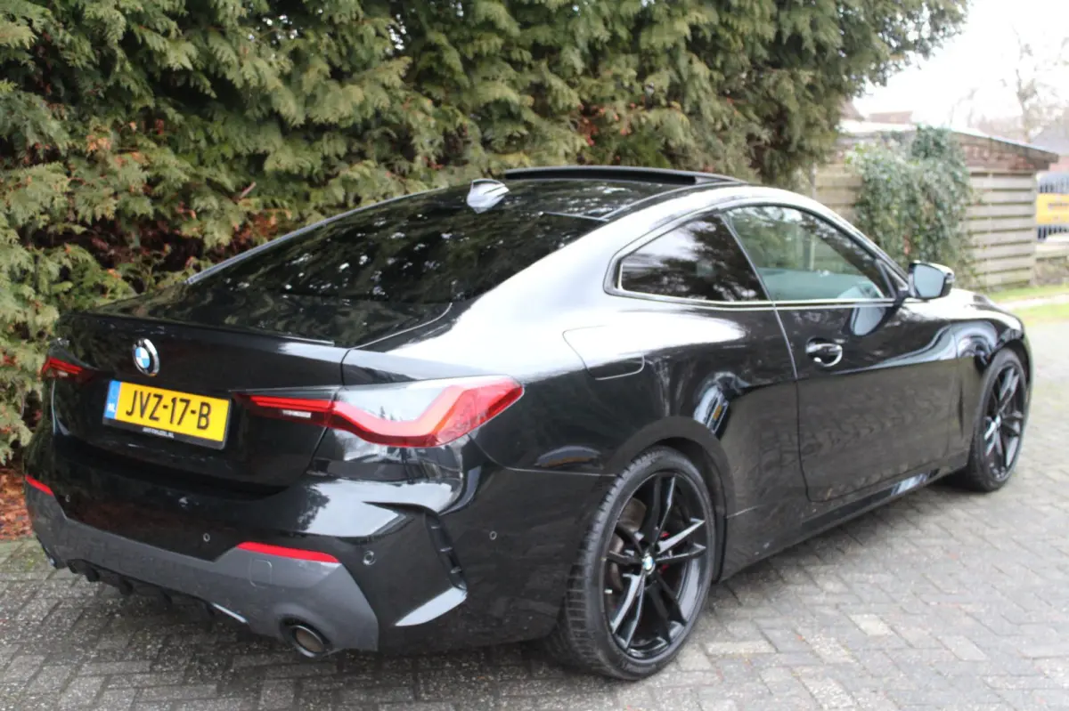 420d xDrive High Executive 190PK | M- sportpakket| BTW-AUTO | CAMERA | Panoramadak | LEDER |Sportstoelen