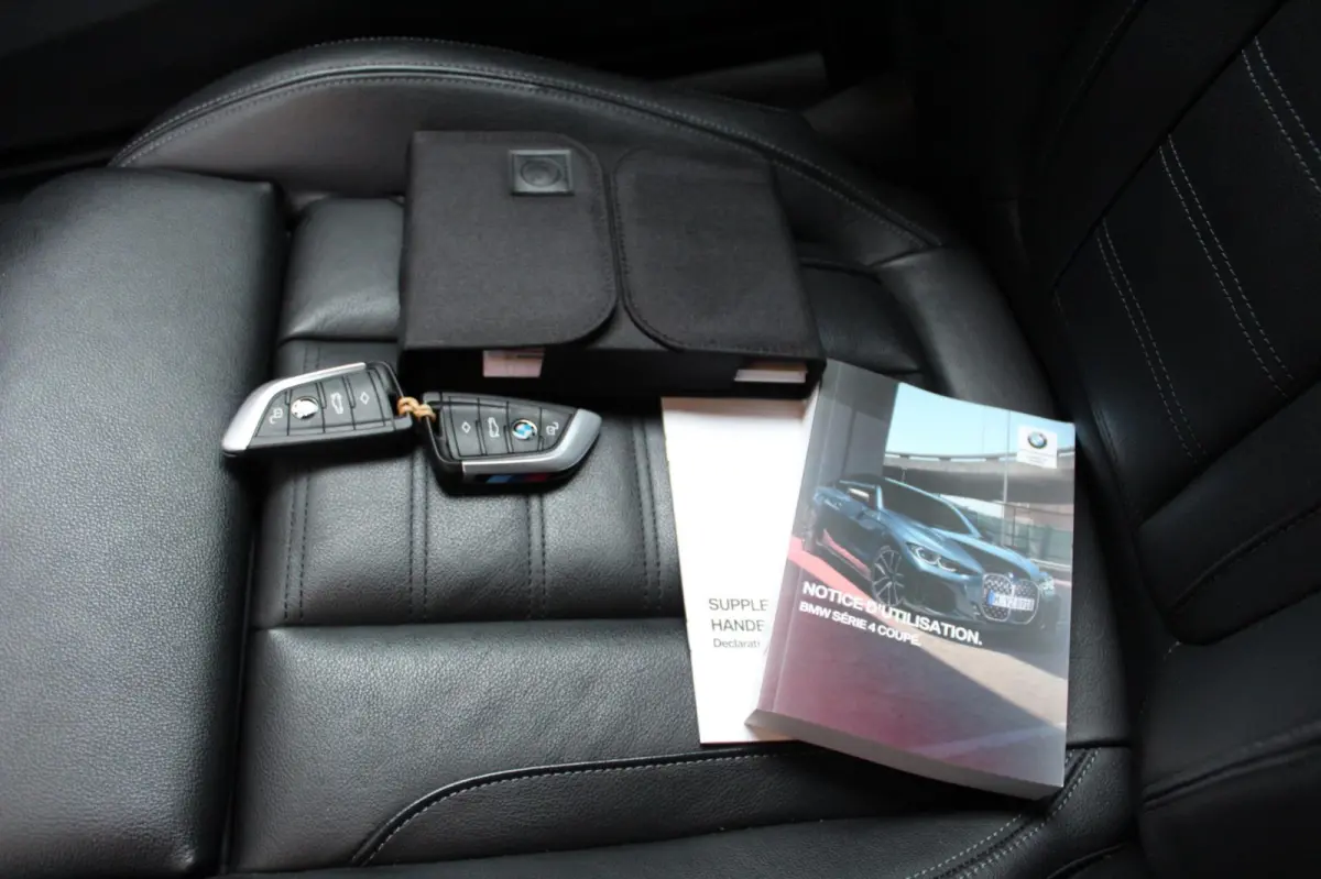 420d xDrive High Executive 190PK | M- sportpakket| BTW-AUTO | CAMERA | Panoramadak | LEDER |Sportstoelen