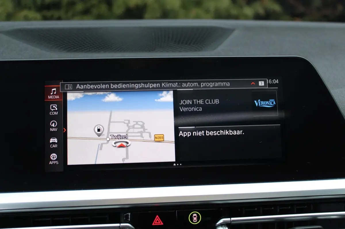 420d xDrive High Executive 190PK | M- sportpakket| BTW-AUTO | CAMERA | Panoramadak | LEDER |Sportstoelen