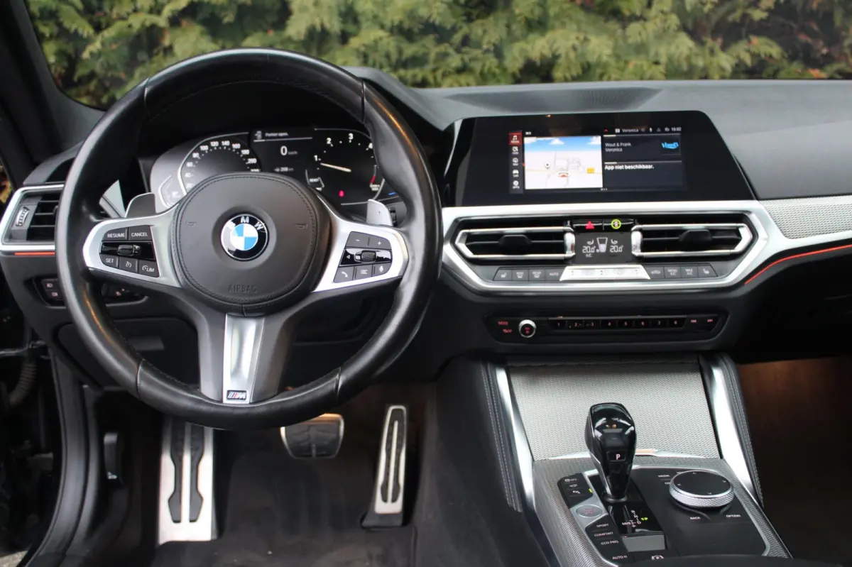 420d xDrive High Executive 190PK | M- sportpakket| BTW-AUTO | CAMERA | Panoramadak | LEDER |Sportstoelen