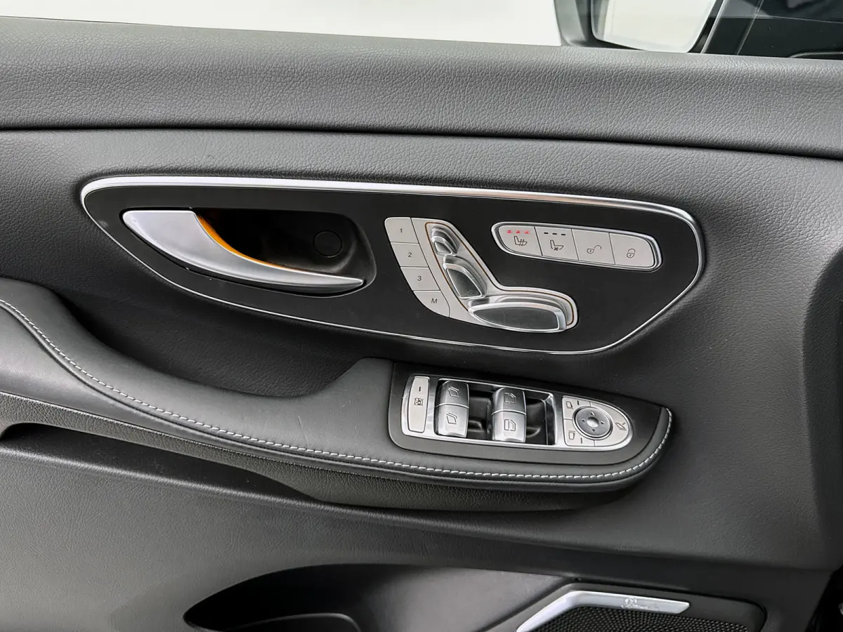 300d L3 4-Matic Avantgarde 7-zitplaatsen AMG-Line Vol opties Airmatic Stoelventilatie Nappa leder Extra Lang