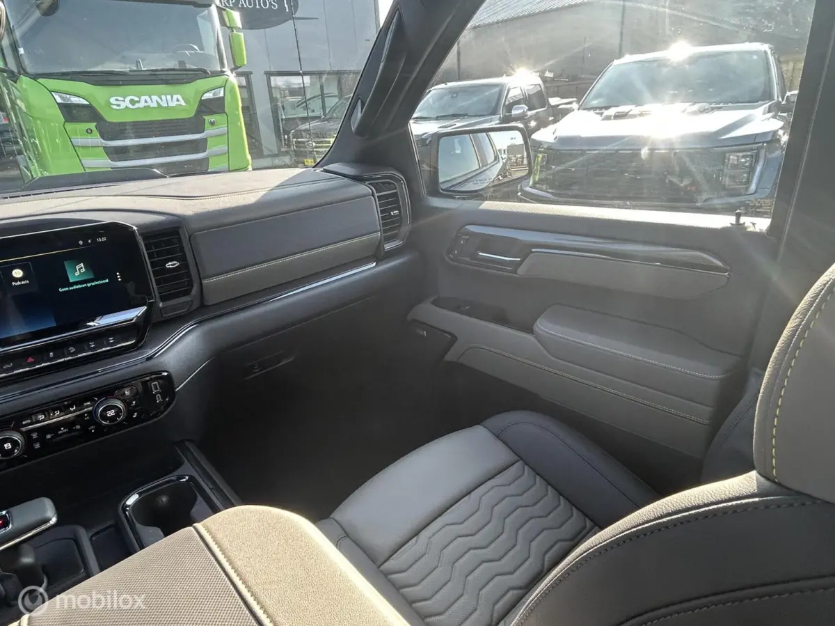 USA ZR2 6.2 V8