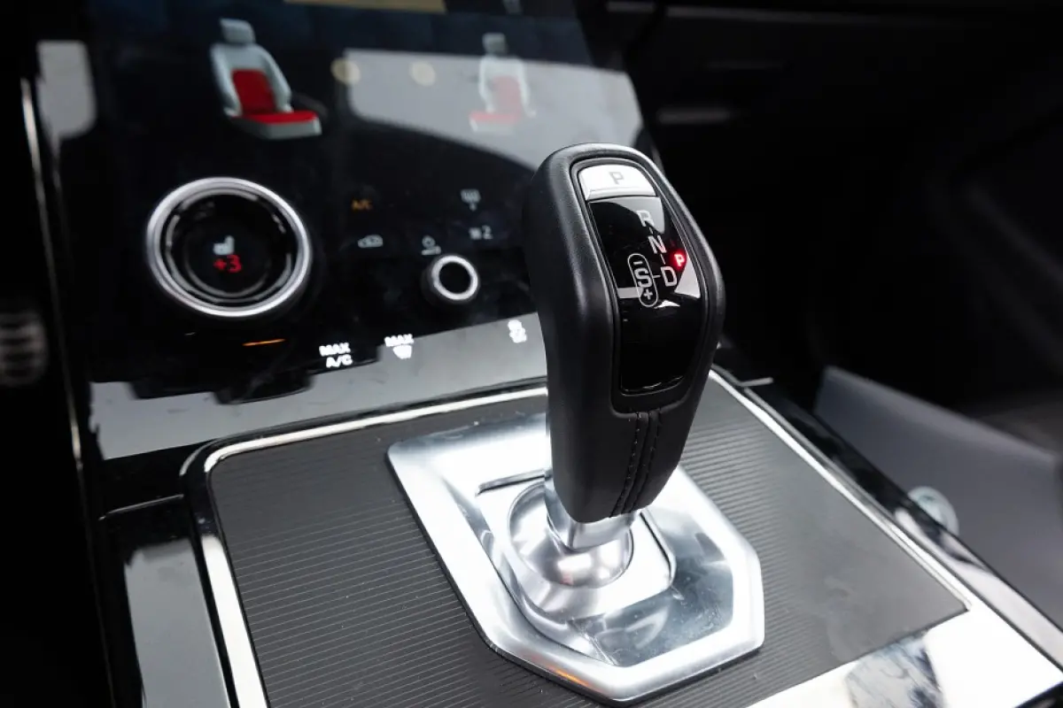 P300e AWD R-Dynamic S | SCHUIFDAK | CARPLAY | Full LED | LEDER | EL. Stoel | PHEV