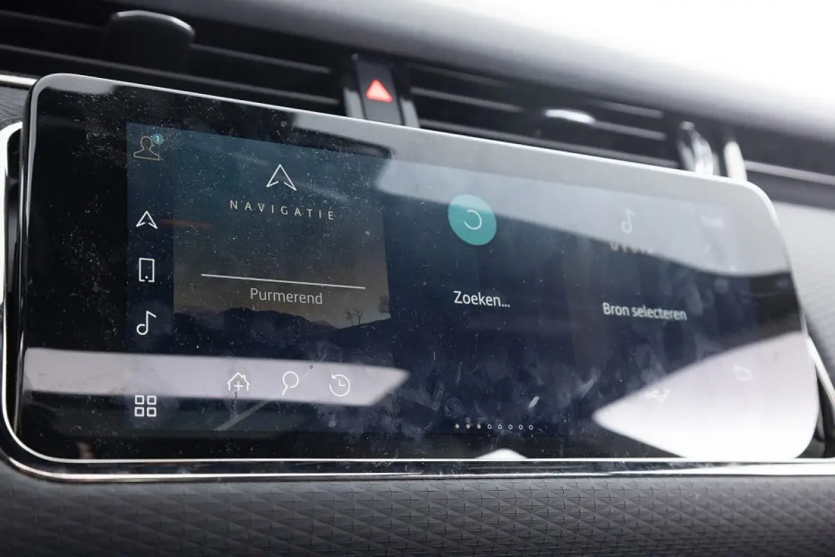 P300e AWD R-Dynamic S | SCHUIFDAK | CARPLAY | Full LED | LEDER | EL. Stoel | PHEV