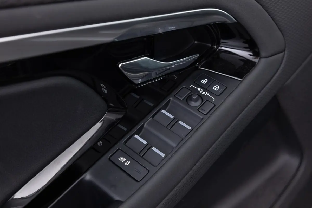 P300e AWD R-Dynamic S | SCHUIFDAK | CARPLAY | Full LED | LEDER | EL. Stoel | PHEV