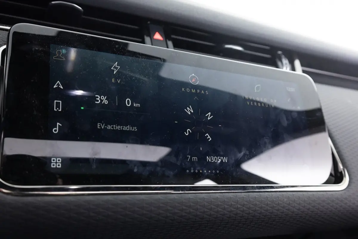 P300e AWD R-Dynamic S | SCHUIFDAK | CARPLAY | Full LED | LEDER | EL. Stoel | PHEV