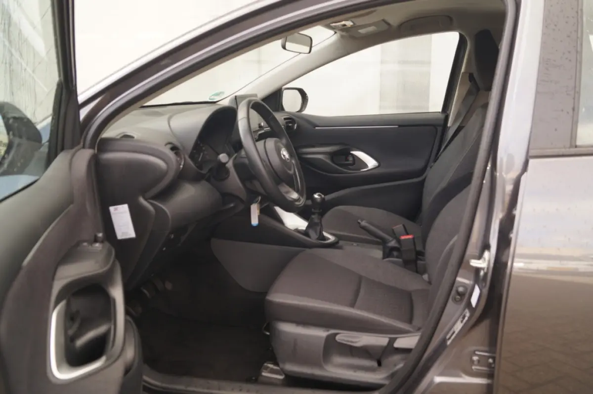 1.5 VVT-i 125pk Active -AIRCO-CRUISE-CAM-
