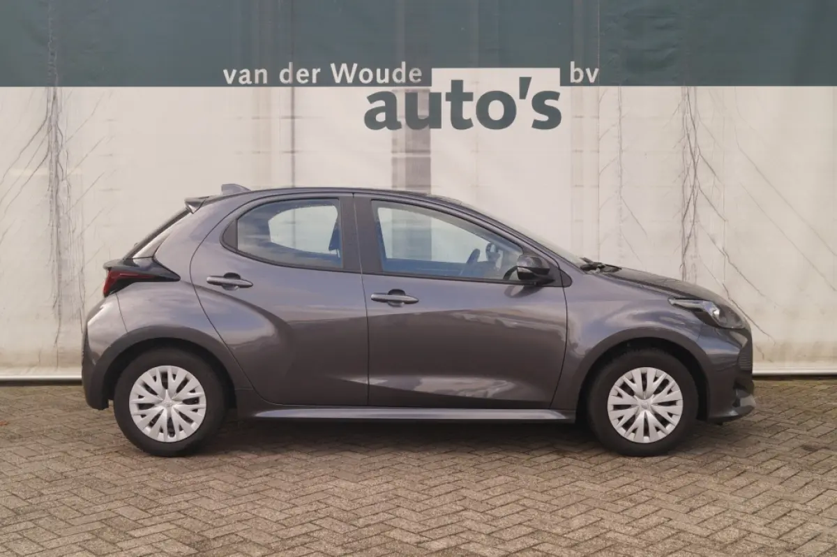 1.5 VVT-i 125pk Active -AIRCO-CRUISE-CAM-