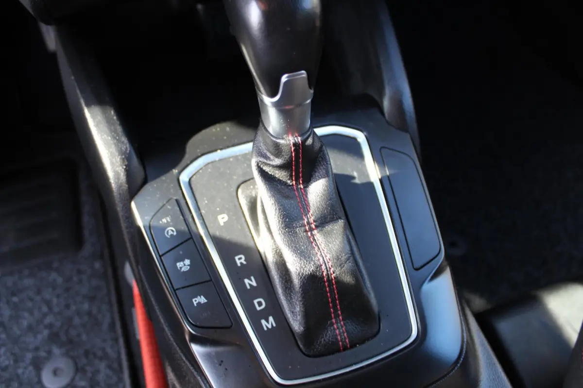 1.0 EcoBoost Hybrid ST Line Style 155PK | Stoel/stuurverwarming | Parkeersensoren | Apple/Android Carplay