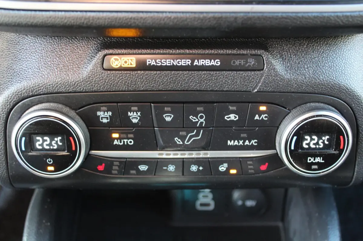 1.0 EcoBoost Hybrid ST Line Style 155PK | Stoel/stuurverwarming | Parkeersensoren | Apple/Android Carplay