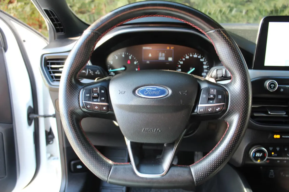 1.0 EcoBoost Hybrid ST Line Style 155PK | Stoel/stuurverwarming | Parkeersensoren | Apple/Android Carplay
