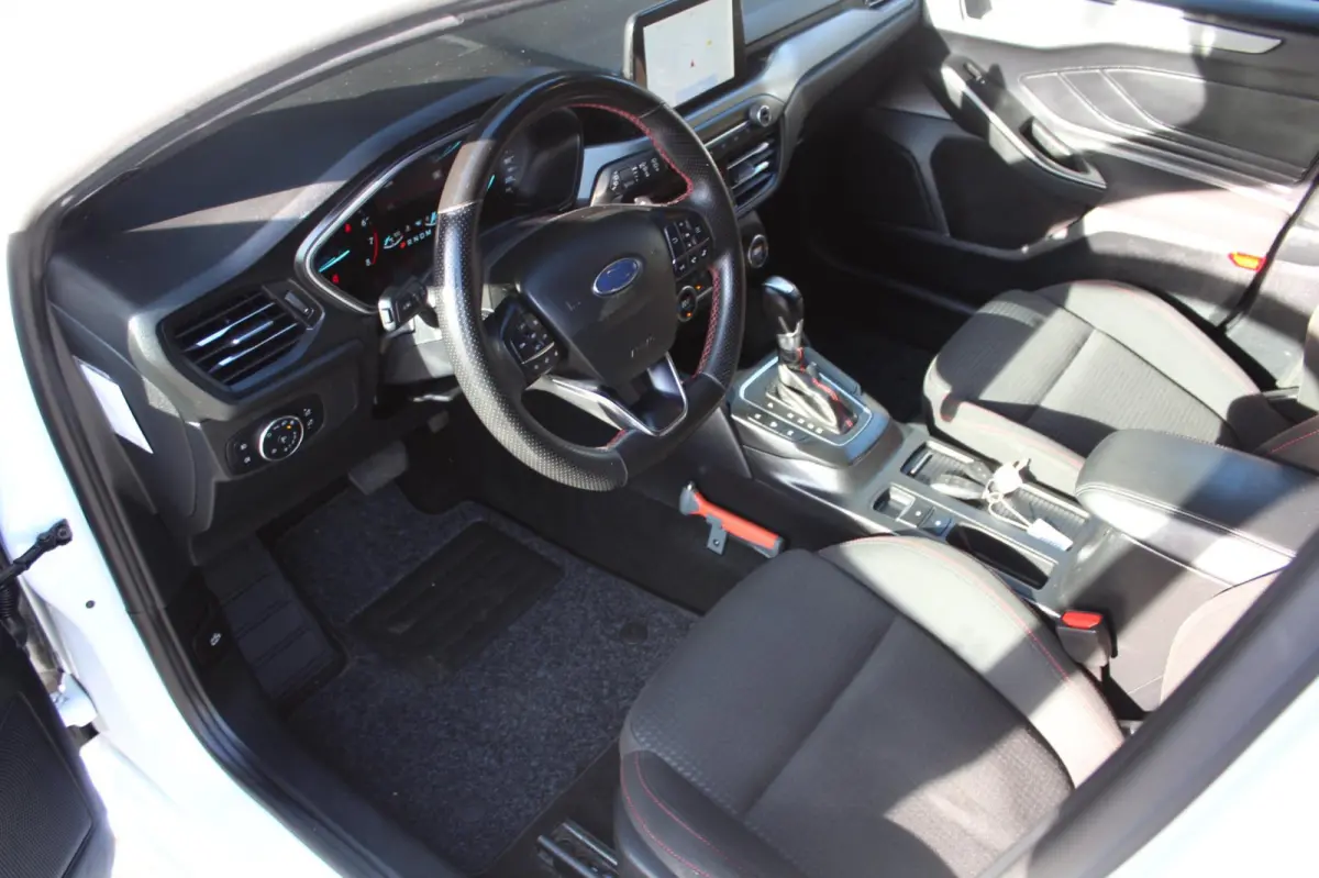 1.0 EcoBoost Hybrid ST Line Style 155PK | Stoel/stuurverwarming | Parkeersensoren | Apple/Android Carplay