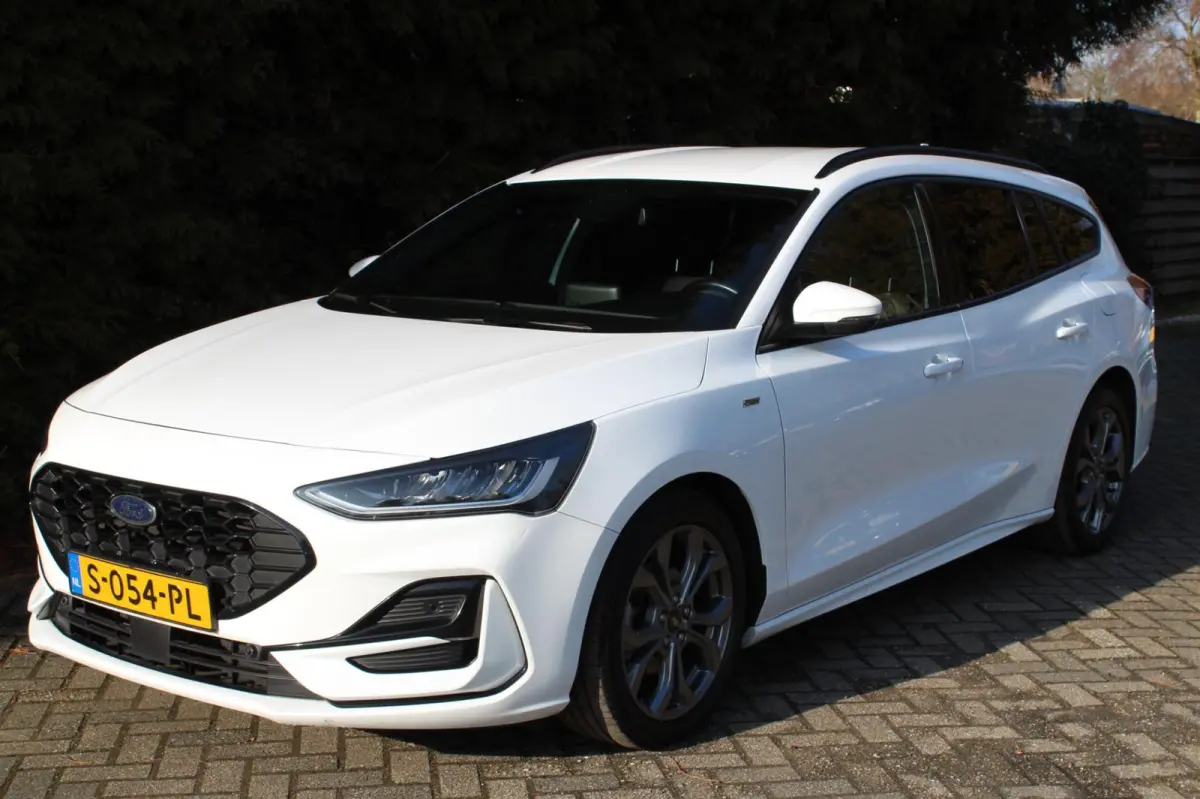 1.0 EcoBoost Hybrid ST Line Style 155PK | Stoel/stuurverwarming | Parkeersensoren | Apple/Android Carplay