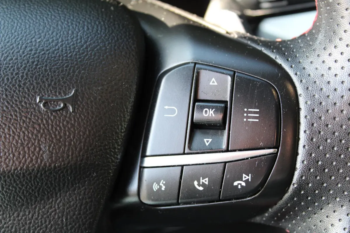1.0 EcoBoost Hybrid ST Line Style 155PK | Stoel/stuurverwarming | Parkeersensoren | Apple/Android Carplay