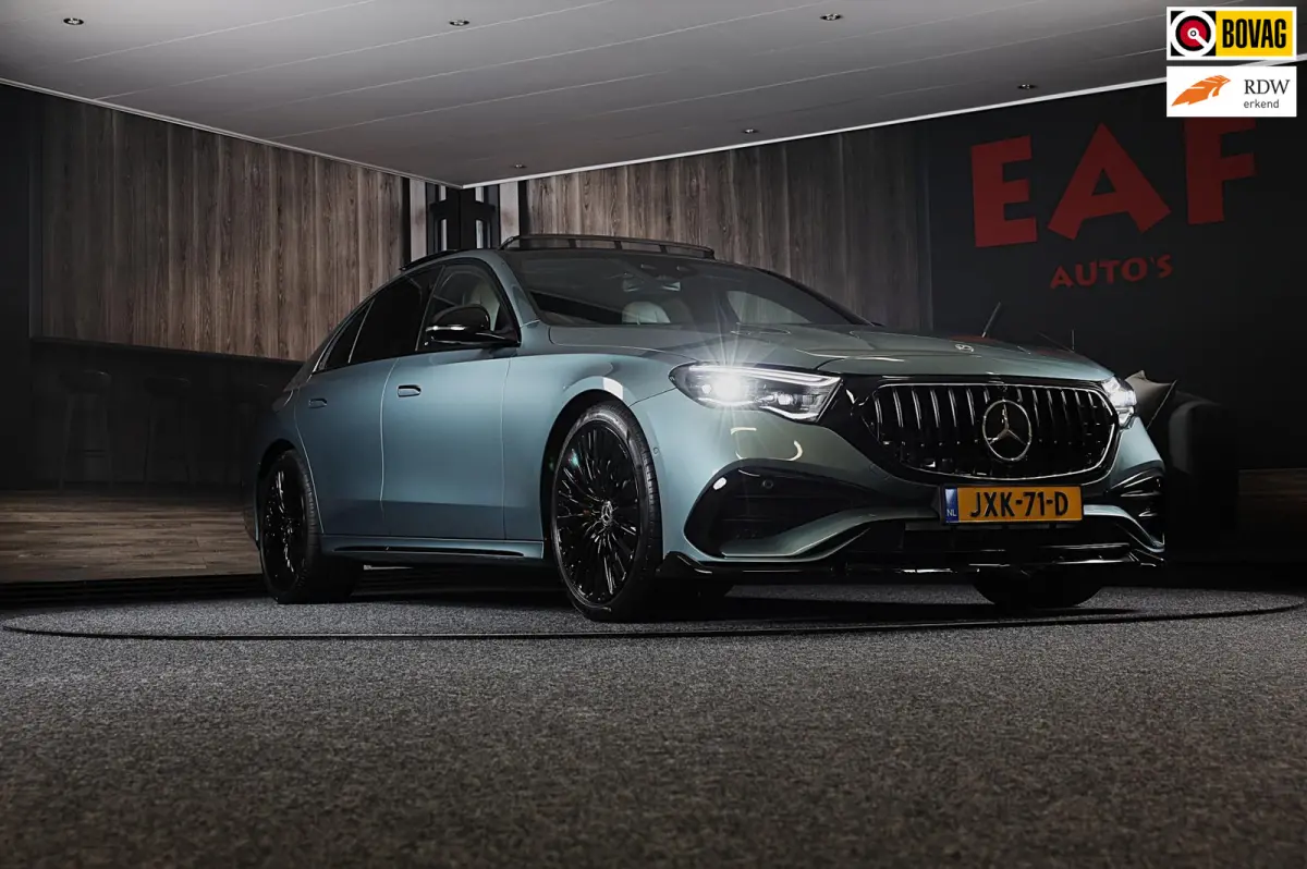 300 e AMG 53 Look / HYPERSCREEN / Massage / Burmester 4D / Head Up / 360 Camera / Acc / Open Pano / 20 Inch