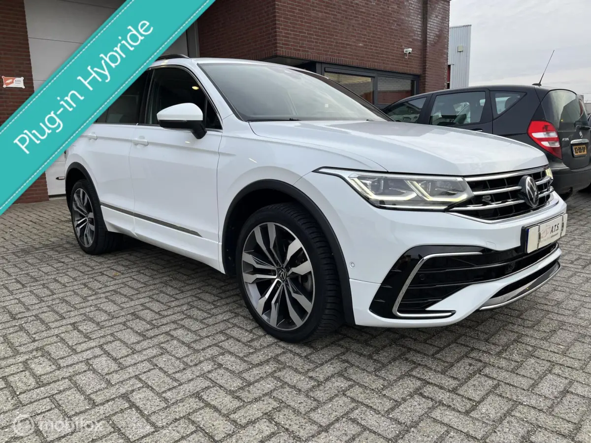 1.4 TSI eHybrid R-Line LED*PANO-DAK*TREKHAAK*