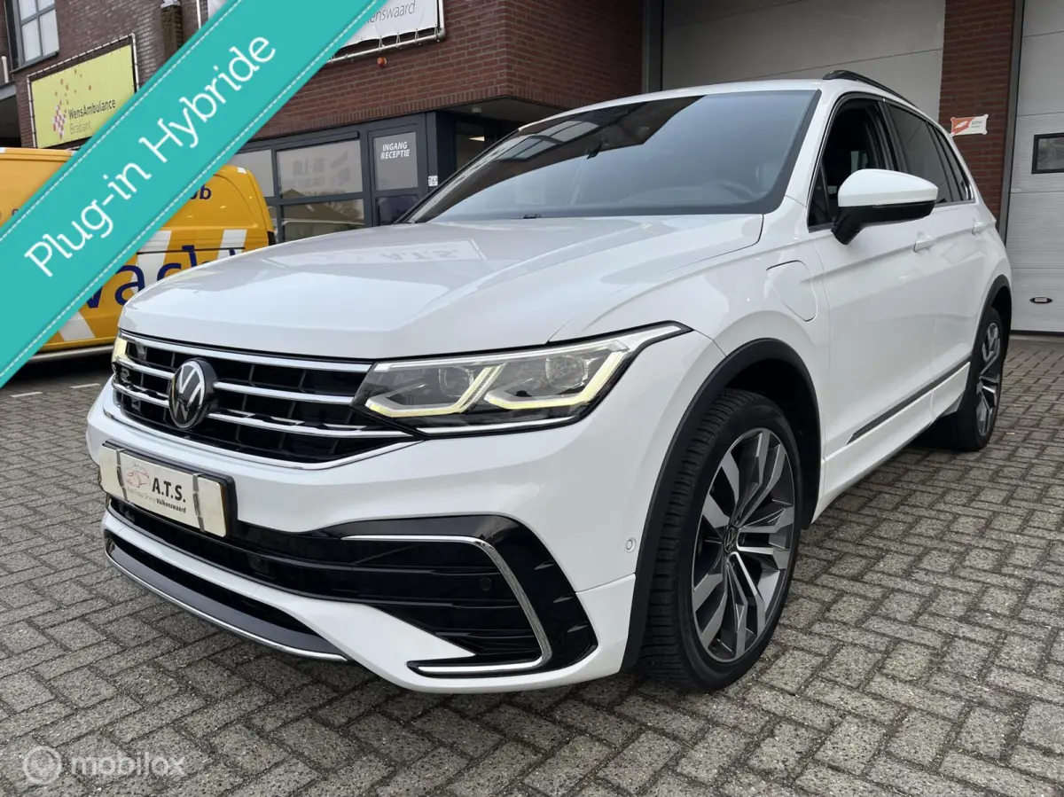 1.4 TSI eHybrid R-Line LED*PANO-DAK*TREKHAAK*
