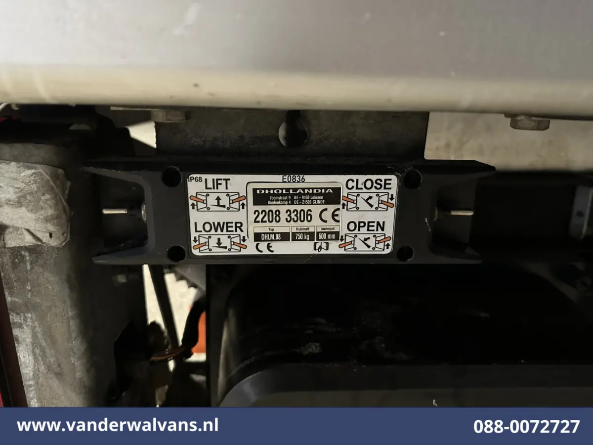 2.0 TDCI 131pk Bakwagen Laadklep Euro6 Airco | 1040kg laadvermogen | Cruisecontrol | Verwarmde voorruit Bijrijdersbank