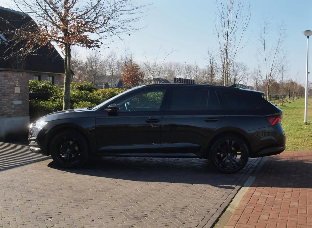 1.0 e-TSI Business Edition | DSG - Automaat | Black Optic | Camera | 18 Inch Zwarte Velgen | NL-Auto |