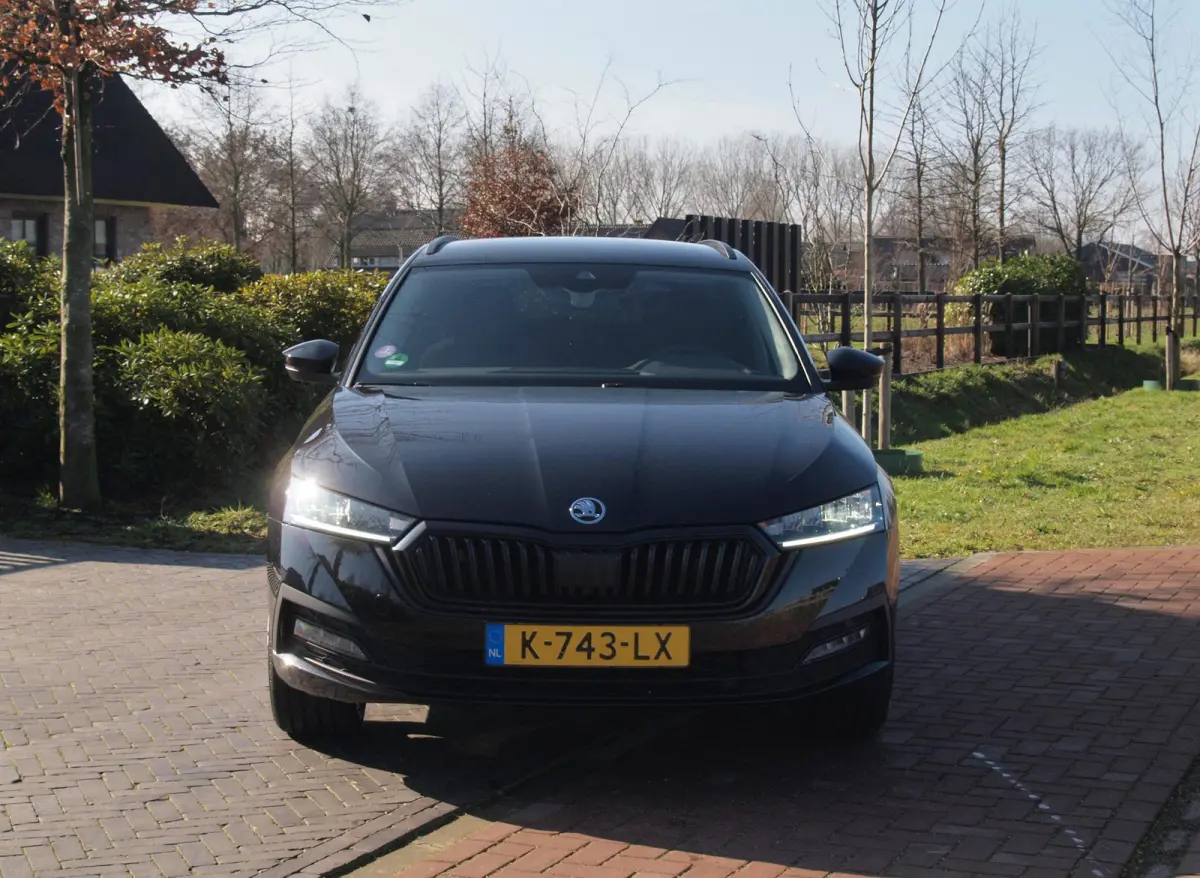 1.0 e-TSI Business Edition | DSG - Automaat | Black Optic | Camera | 18 Inch Zwarte Velgen | NL-Auto |