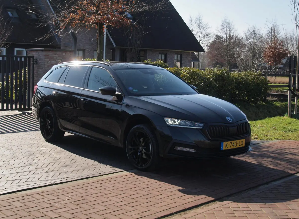 1.0 e-TSI Business Edition | DSG - Automaat | Black Optic | Camera | 18 Inch Zwarte Velgen | NL-Auto |