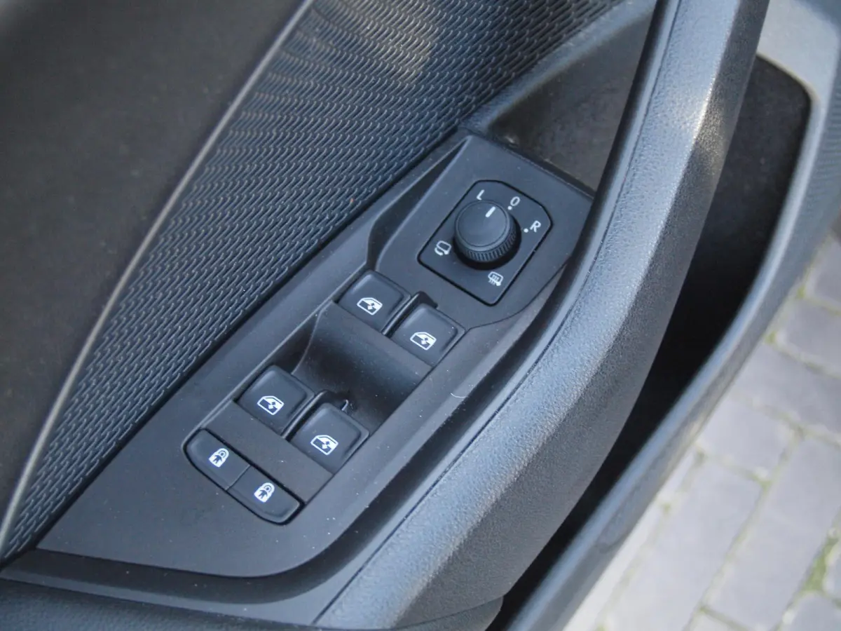 1.0 e-TSI Business Edition | DSG - Automaat | Black Optic | Camera | 18 Inch Zwarte Velgen | NL-Auto |