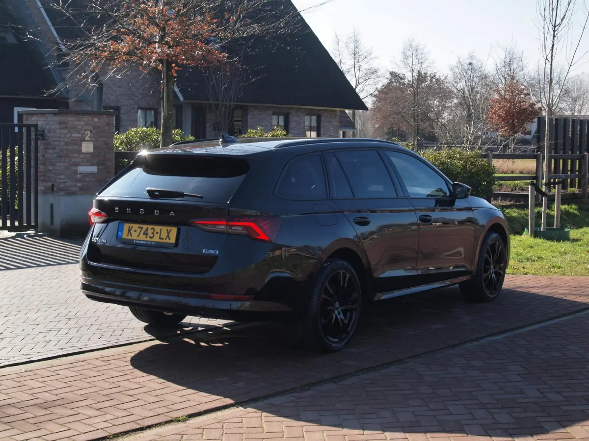 1.0 e-TSI Business Edition | DSG - Automaat | Black Optic | Camera | 18 Inch Zwarte Velgen | NL-Auto |