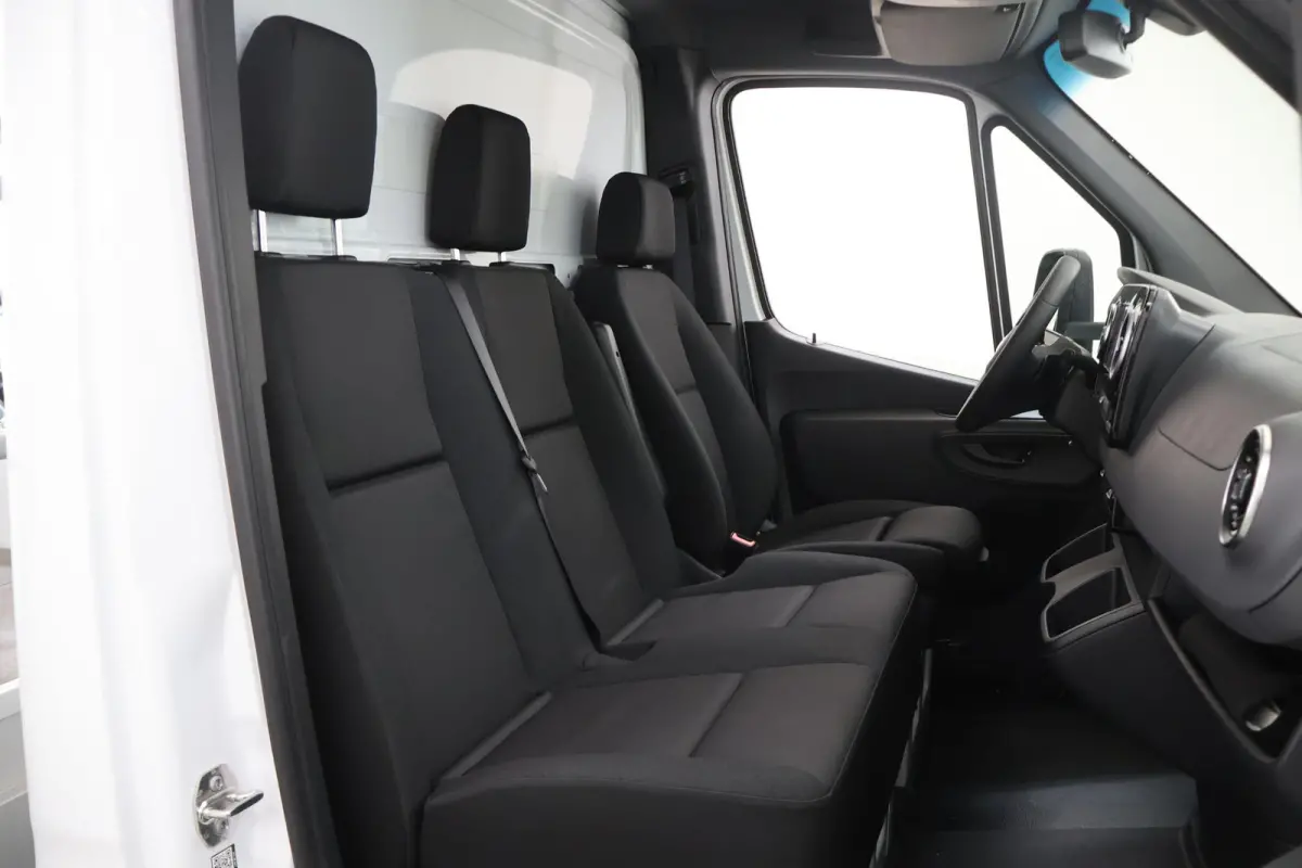 315 CDI | Aut. | L3 | Chassis | Pro | Airco | Cruise Control | Zijwindassistent | Lane Assist | Comfort-bestuurdersstoel | 3-zits | Apple Carplay/Android Auto | ELKE OPBOUW MOGELIJK