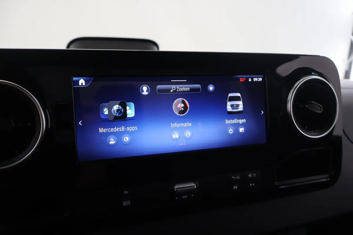 315 CDI | Aut. | L3 | Chassis | Pro | Airco | Cruise Control | Zijwindassistent | Lane Assist | Comfort-bestuurdersstoel | 3-zits | Apple Carplay/Android Auto | ELKE OPBOUW MOGELIJK