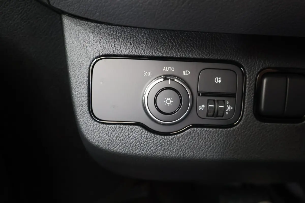 315 CDI | Aut. | L3 | Chassis | Pro | Airco | Cruise Control | Zijwindassistent | Lane Assist | Comfort-bestuurdersstoel | 3-zits | Apple Carplay/Android Auto | ELKE OPBOUW MOGELIJK