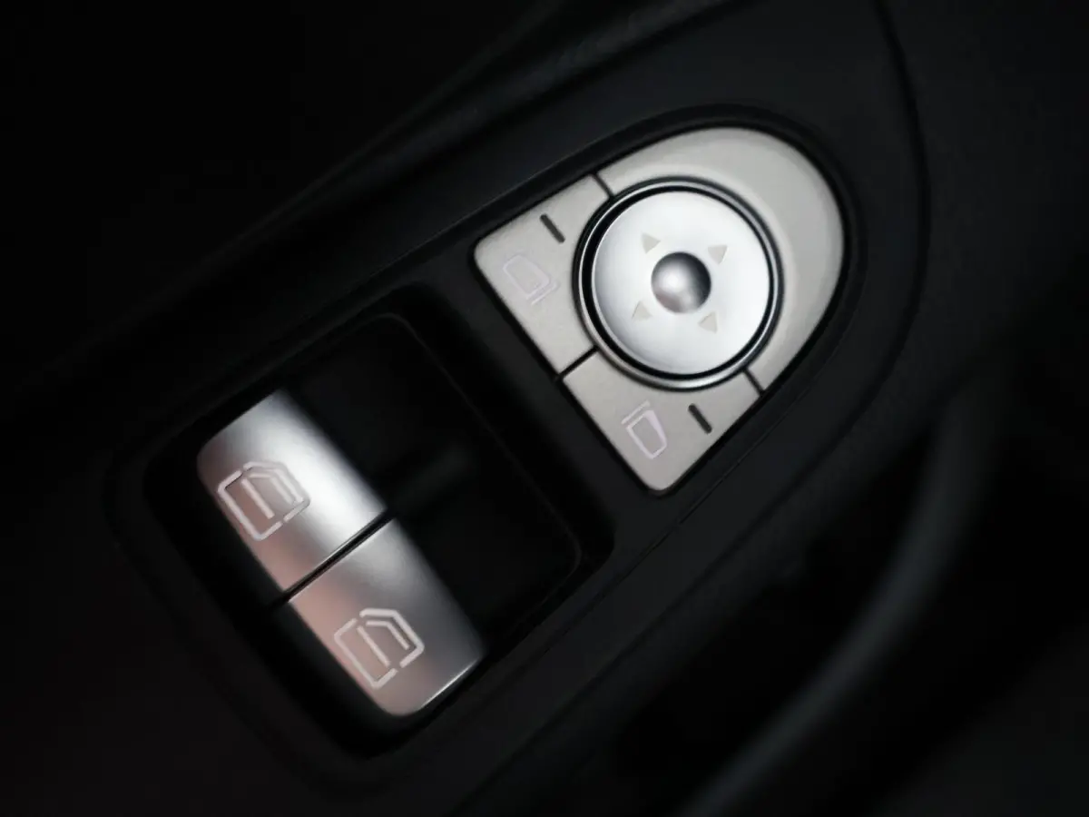 129 L2 PRO 90kWh | Snelladen 110 KWh | Parkeerpakket | Comfortbestuurdersstoel | Dodehoekassistent | Navigatie | 360KM range |