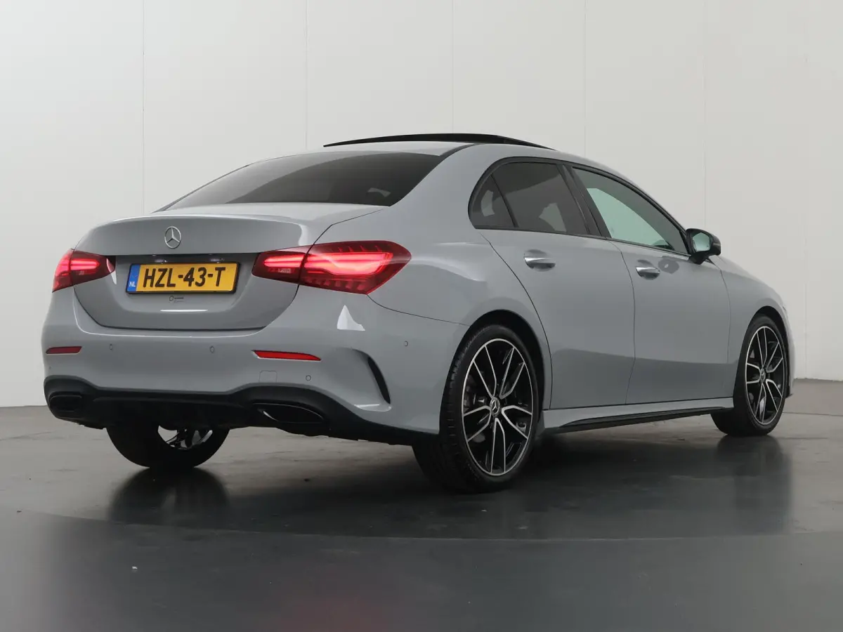 180 Business Solution AMG | FULL OPTION | Plus pakket | Head-up | Panorama-schuifdak | Memory stoelen | Stoelverwarming | Sfeerverlichting