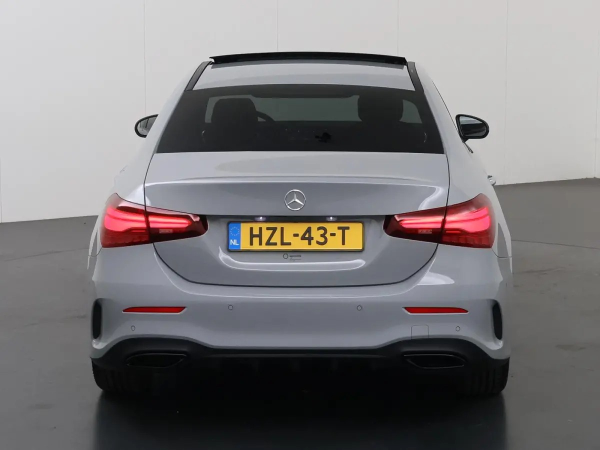 180 Business Solution AMG | FULL OPTION | Plus pakket | Head-up | Panorama-schuifdak | Memory stoelen | Stoelverwarming | Sfeerverlichting