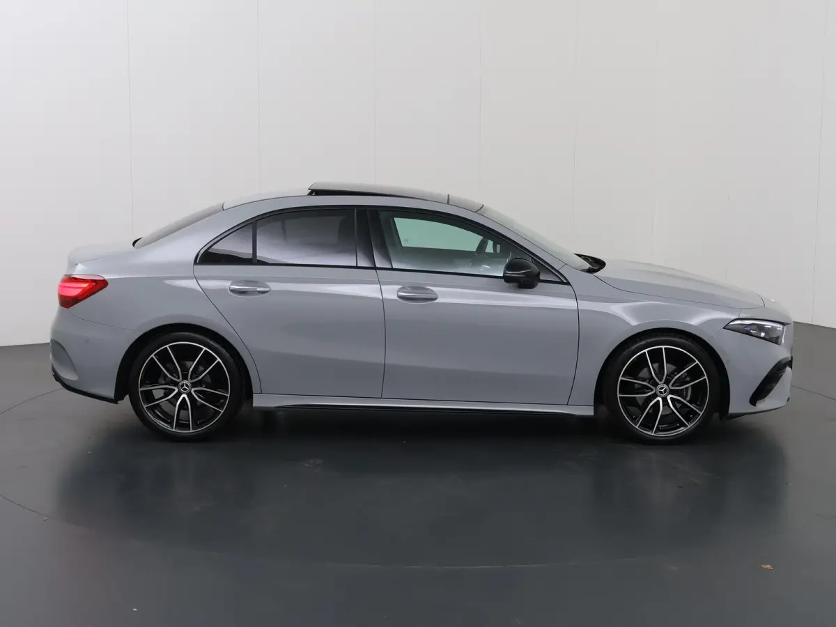 180 Business Solution AMG | FULL OPTION | Plus pakket | Head-up | Panorama-schuifdak | Memory stoelen | Stoelverwarming | Sfeerverlichting